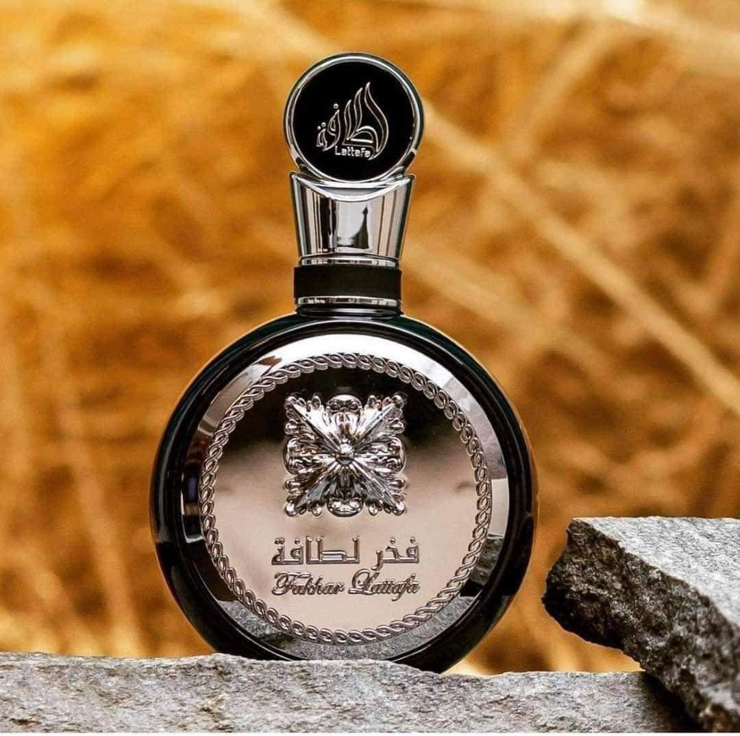 Lattafa Fakhar Black Eau de Parfum - Luxury Arabic Fragrance - 100ml